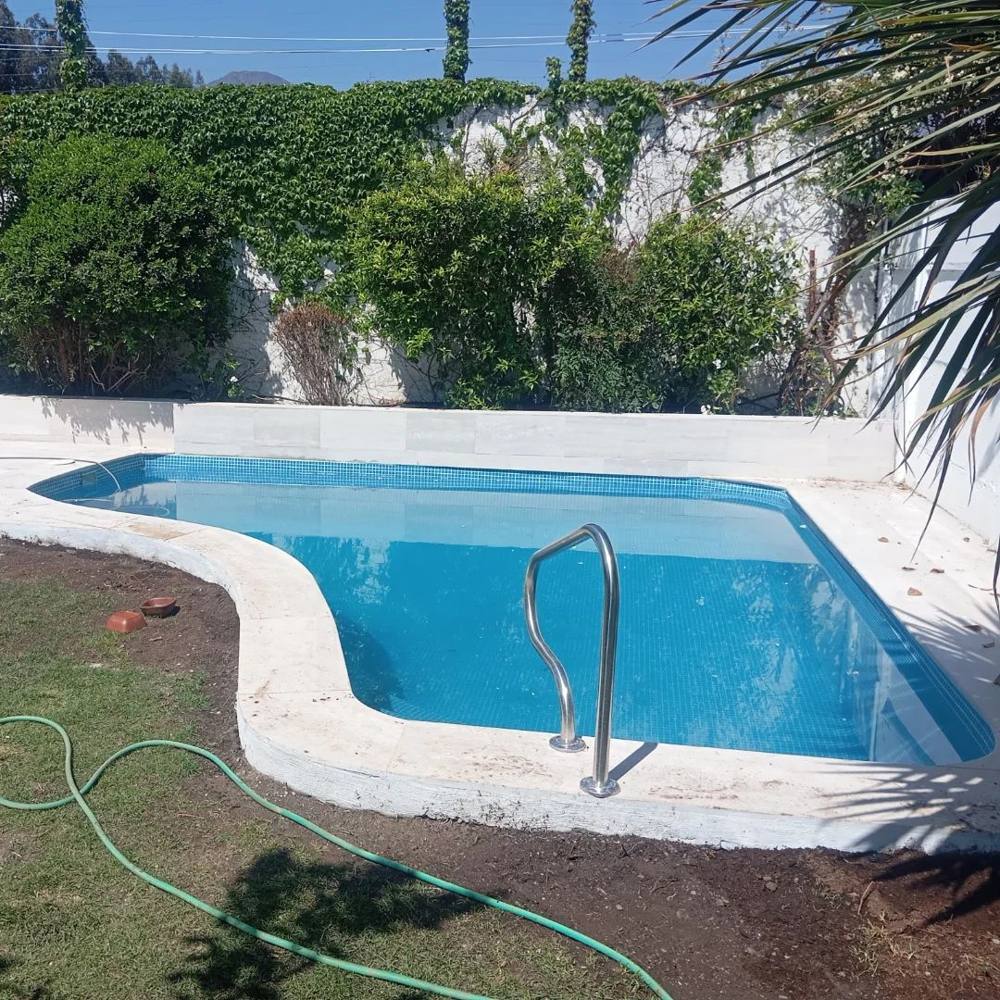 Piscina de forma libre